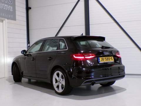 Audi A3 Sportback 1.2 TFSI S-Line Adrenalin "Origineel NL!" Xenon-LED Parkeersensoren Bluetooth Navigatie 18"Velgen Nieuwe-APK