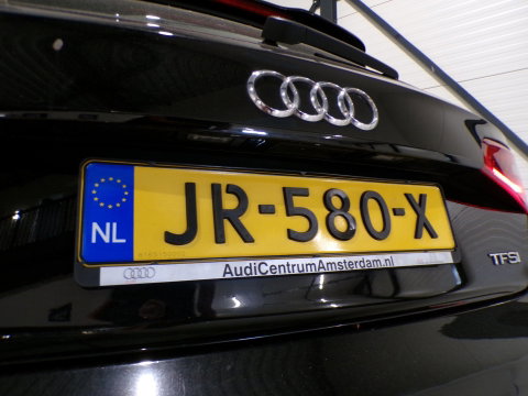 Audi A3 Sportback 1.2 TFSI S-Line Adrenalin "Origineel NL!" Xenon-LED Parkeersensoren Bluetooth Navigatie 18"Velgen Nieuwe-APK