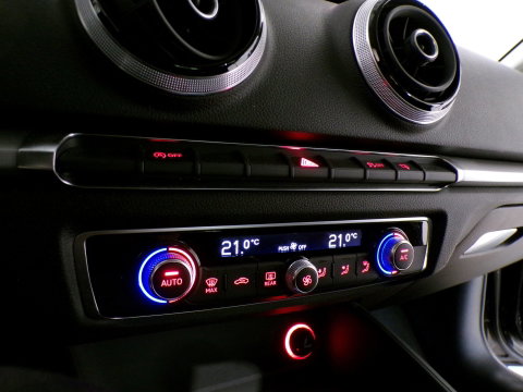 Audi A3 Sportback 1.2 TFSI S-Line Adrenalin "Origineel NL!" Xenon-LED Parkeersensoren Bluetooth Navigatie 18"Velgen Nieuwe-APK