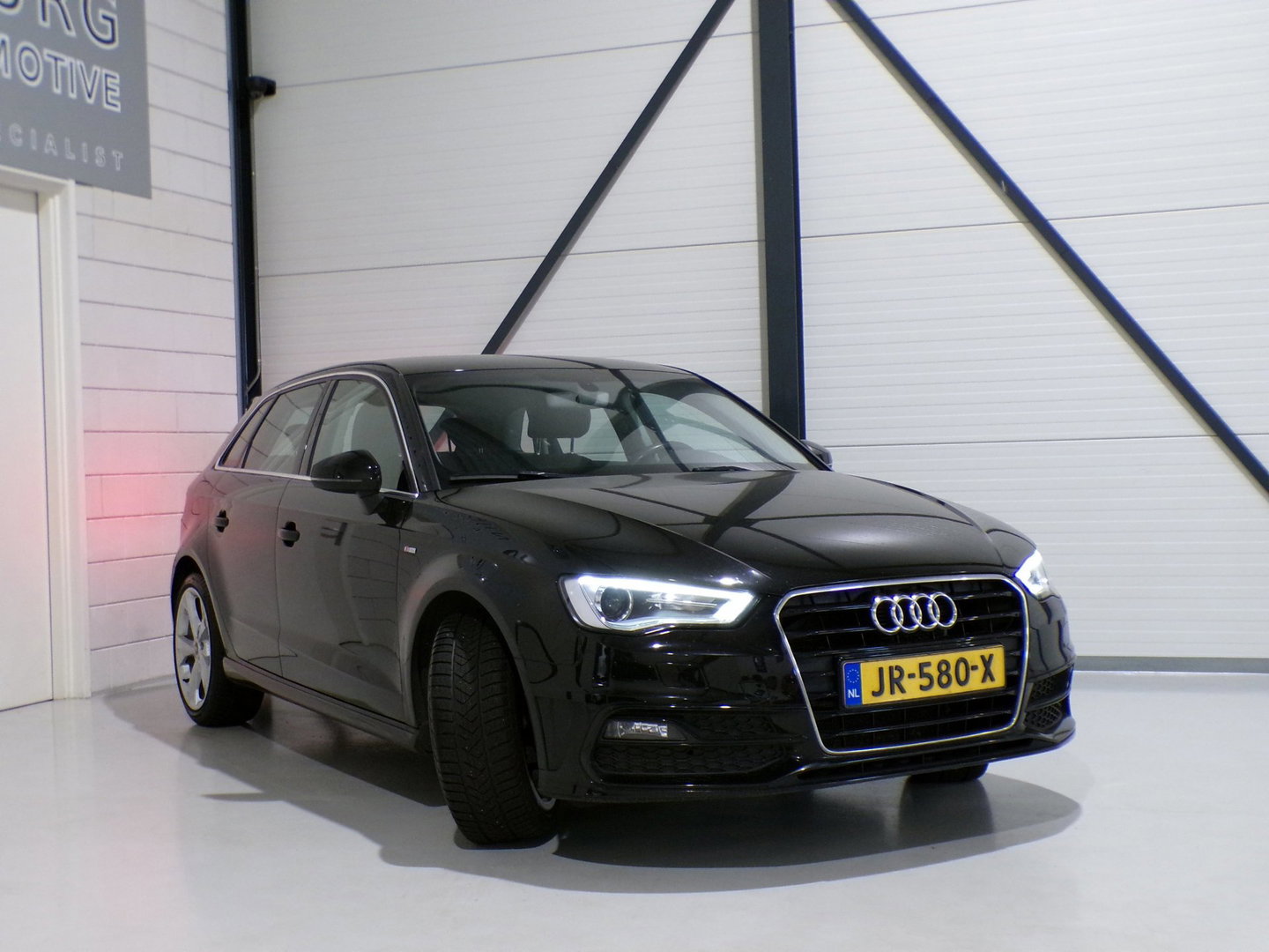 Audi A3 Sportback 1.2 TFSI S-Line Adrenalin "Origineel NL!" Xenon-LED Parkeersensoren Bluetooth Navigatie 18"Velgen Nieuwe-APK