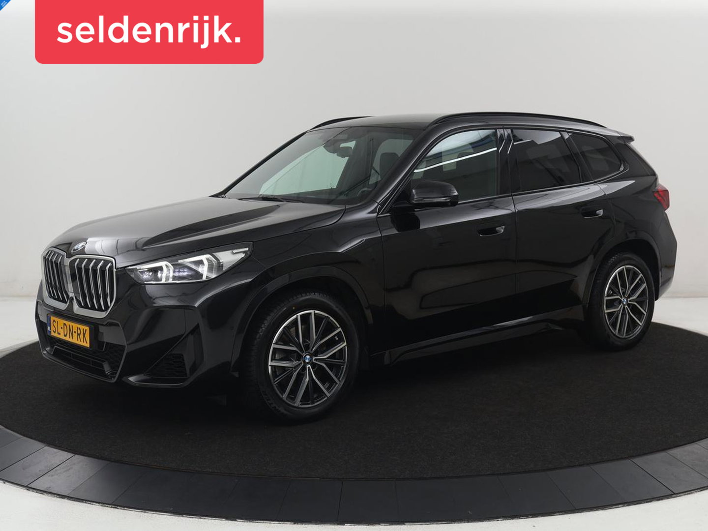 BMW X1 xDrive23i M-sport | Trekhaak | Leder | Head-up | 360 camera | Carplay | Stoelverwarming | Cruise control | Sfeerverlichting | Climate control | Full LED