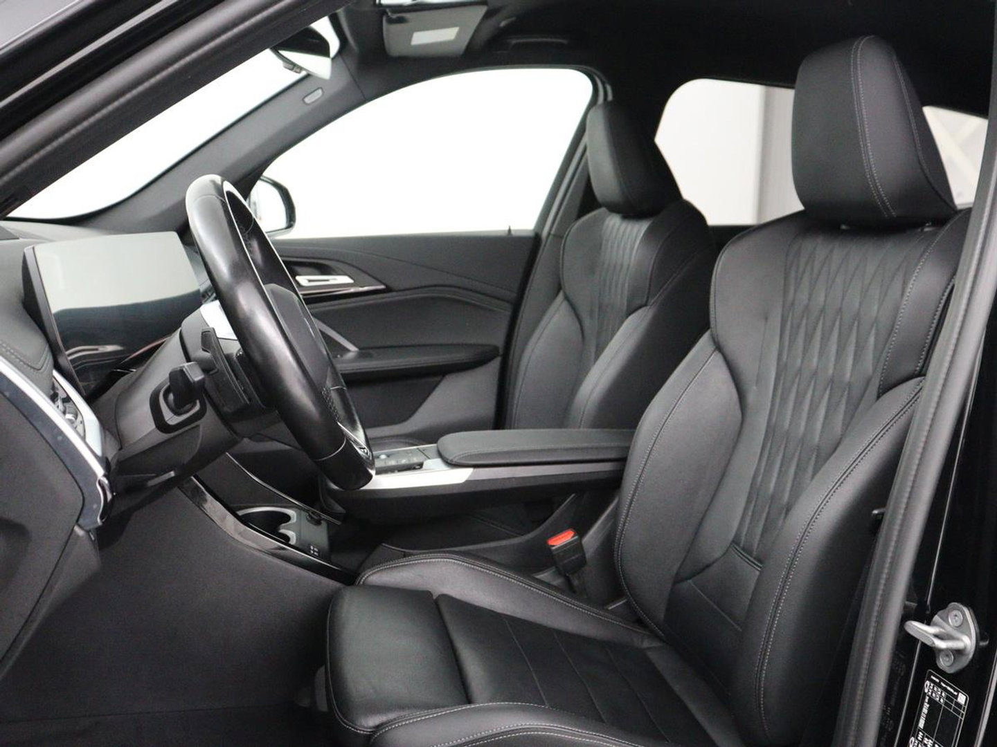 BMW X1 xDrive23i M-sport | Trekhaak | Leder | Head-up | 360 camera | Carplay | Stoelverwarming | Cruise control | Sfeerverlichting | Climate control | Full LED