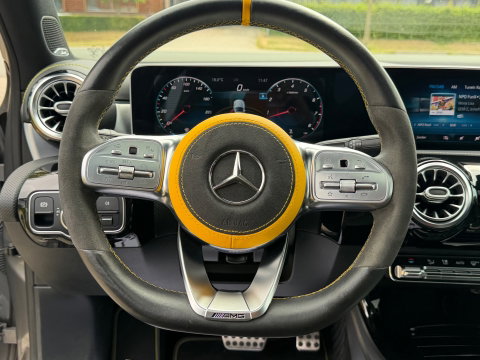 Mercedes-Benz A-Klasse 250 4MATIC Premium Plus|Pano|AMG edition|250pk|stage 1