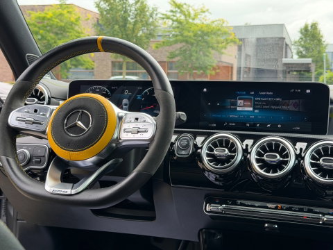 Mercedes-Benz A-Klasse 250 4MATIC Premium Plus|Pano|AMG edition|250pk|stage 1