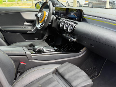 Mercedes-Benz A-Klasse 250 4MATIC Premium Plus|Pano|AMG edition|250pk|stage 1
