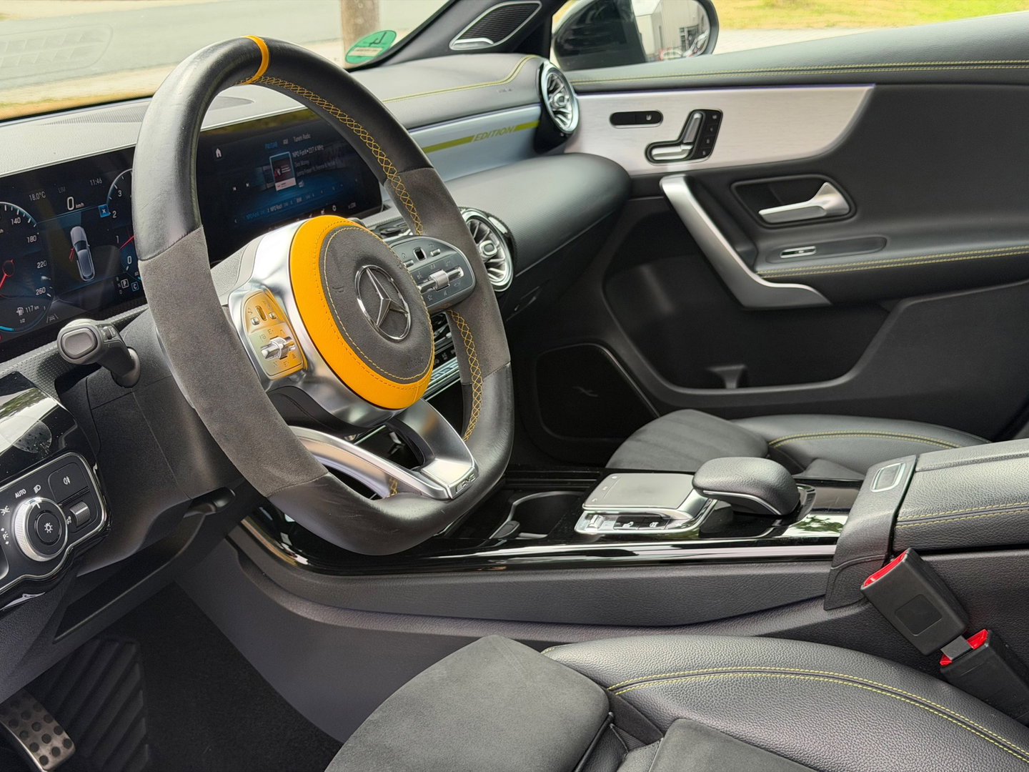 Mercedes-Benz A-Klasse 250 4MATIC Premium Plus|Pano|AMG edition|250pk|stage 1