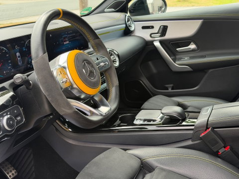 Mercedes-Benz A-Klasse 250 4MATIC Premium Plus|Pano|AMG edition|250pk|stage 1