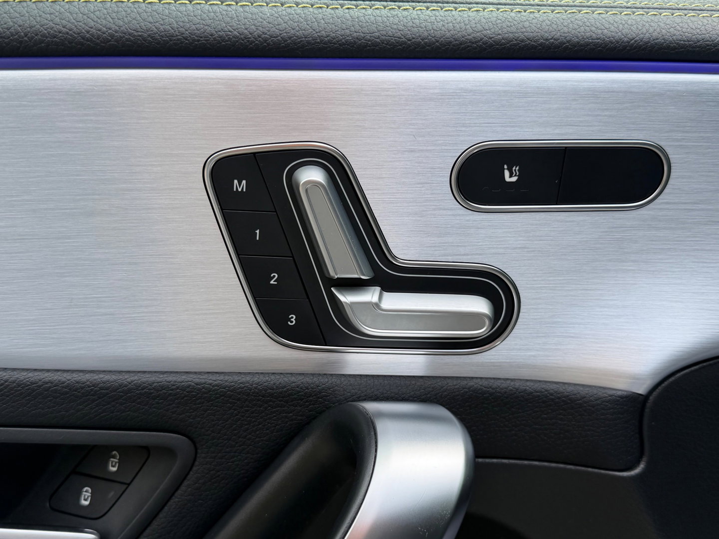 Mercedes-Benz A-Klasse 250 4MATIC Premium Plus|Pano|AMG edition|250pk|stage 1