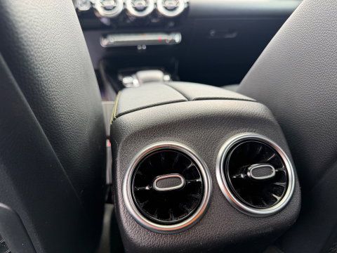 Mercedes-Benz A-Klasse 250 4MATIC Premium Plus|Pano|AMG edition|250pk|stage 1
