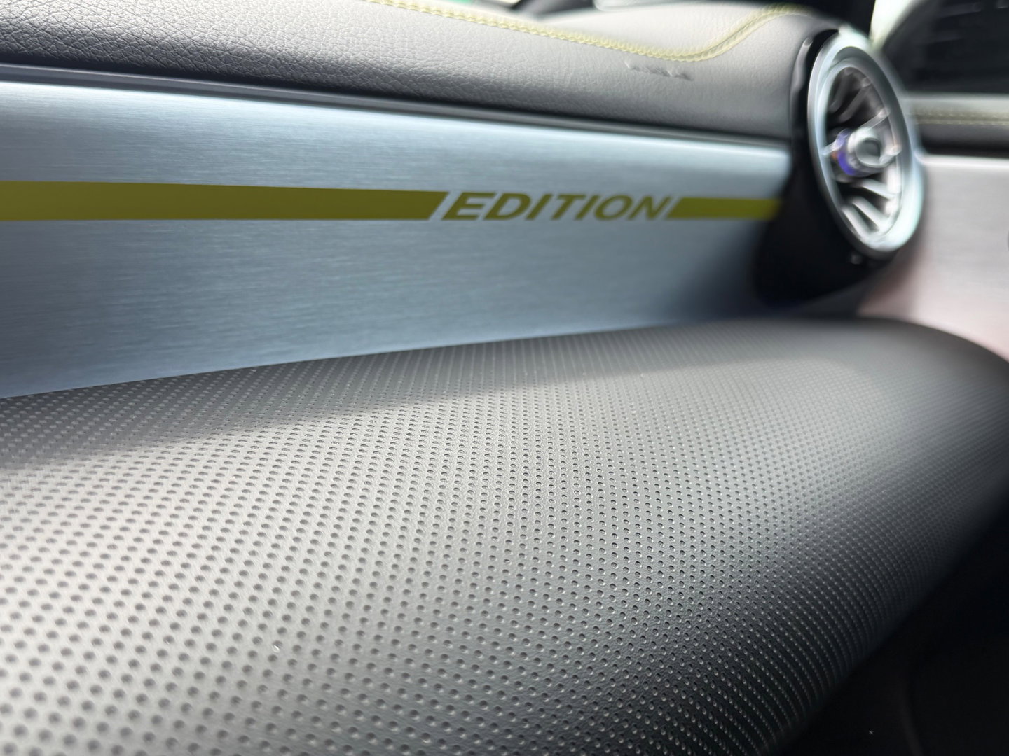 Mercedes-Benz A-Klasse 250 4MATIC Premium Plus|Pano|AMG edition|250pk|stage 1