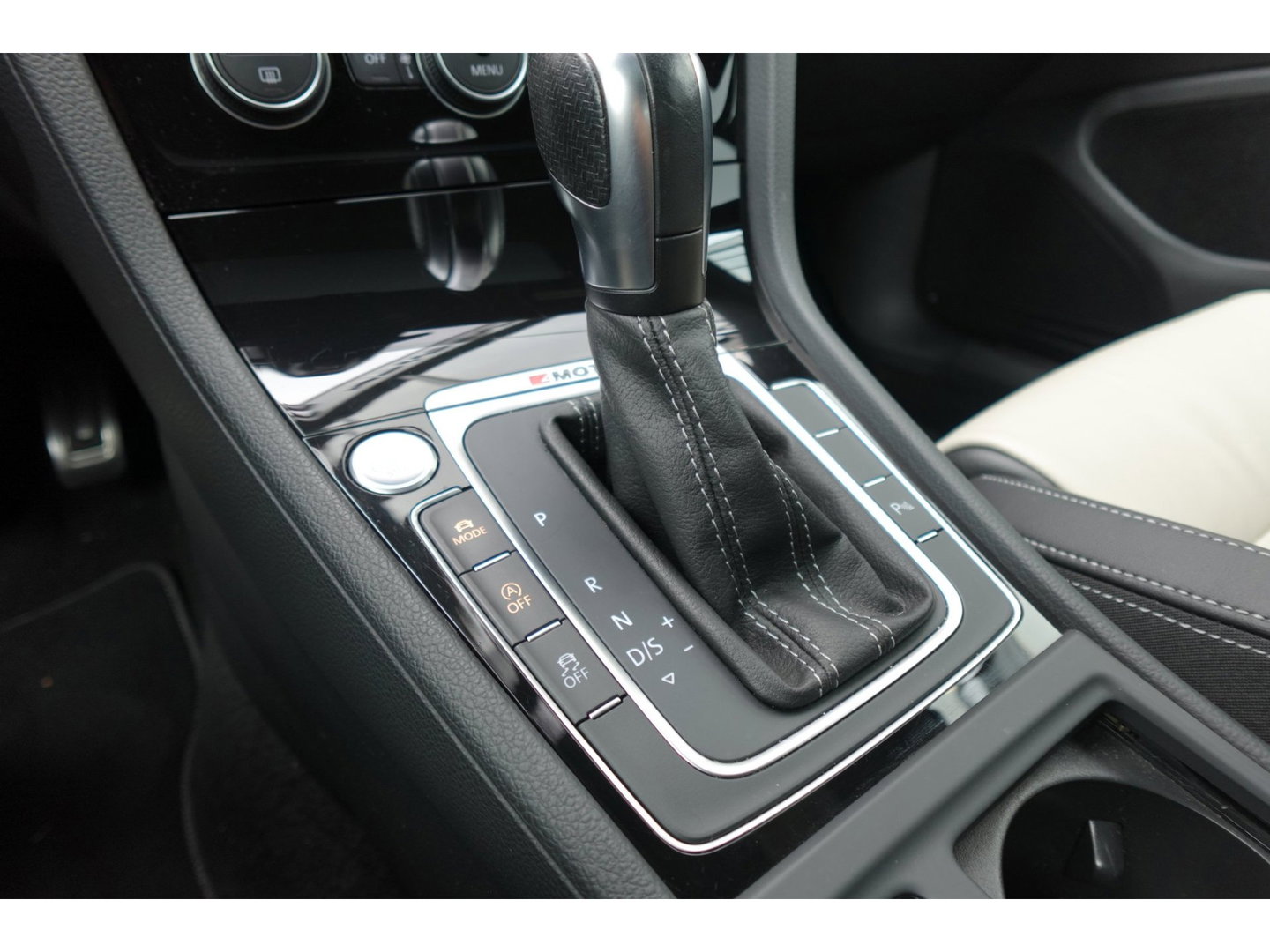 Volkswagen Golf 2.0 TSI 4Motion R PANO AKRA KEYLESS VOL'