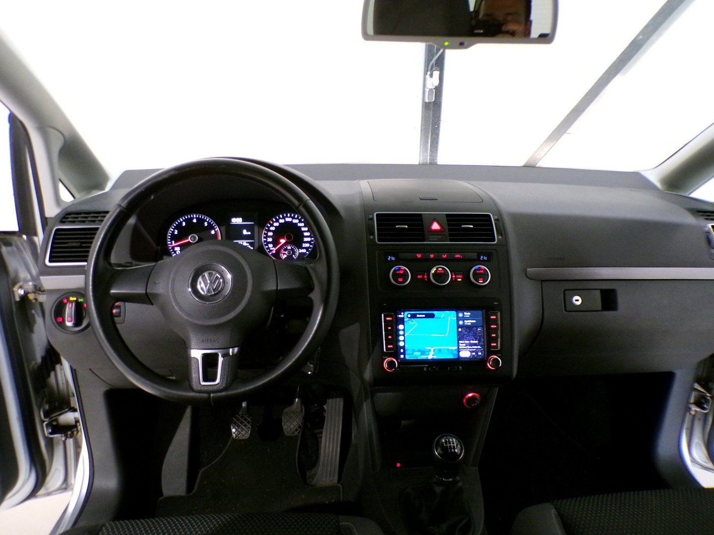 Volkswagen Touran 1.4 TSI Comfortline 7p. "7 Persoons" Apple-carplay Trekhaak Parkeersensoren Bluetooth Navigatie Cruise-control
