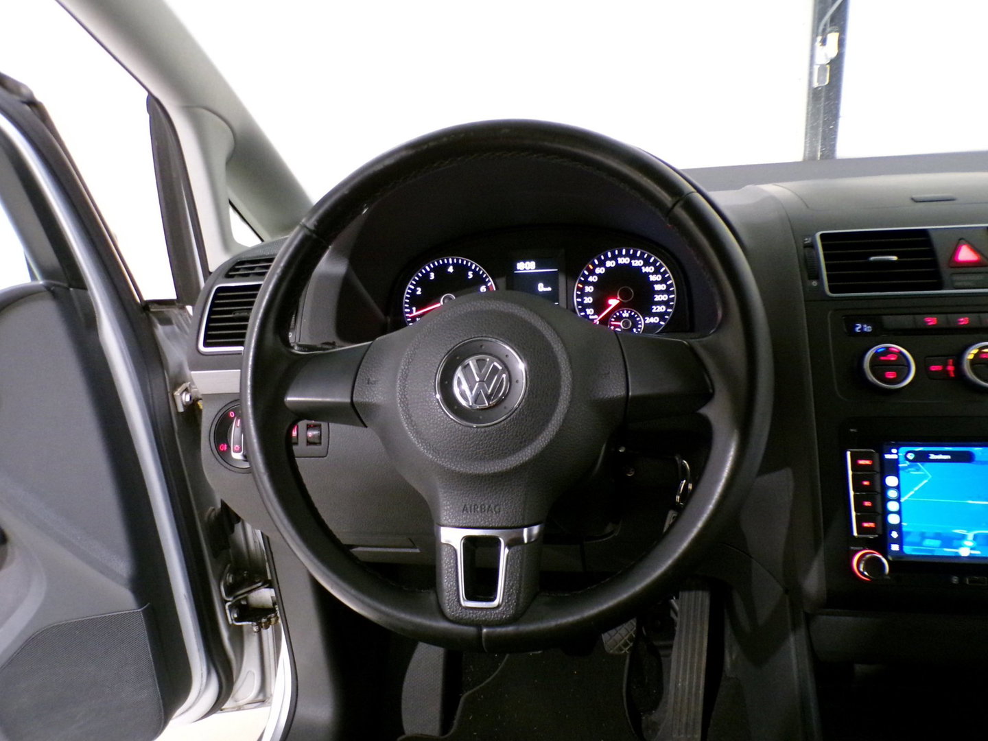 Volkswagen Touran 1.4 TSI Comfortline 7p. "7 Persoons" Apple-carplay Trekhaak Parkeersensoren Bluetooth Navigatie Cruise-control