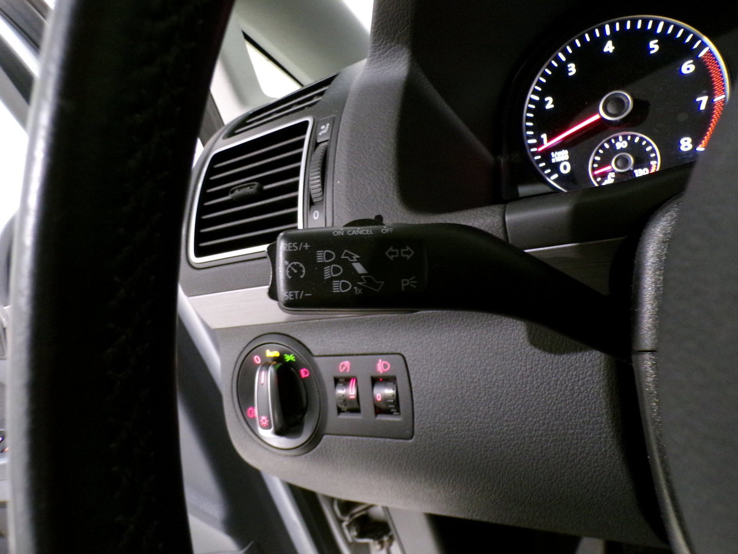 Volkswagen Touran 1.4 TSI Comfortline 7p. "7 Persoons" Apple-carplay Trekhaak Parkeersensoren Bluetooth Navigatie Cruise-control