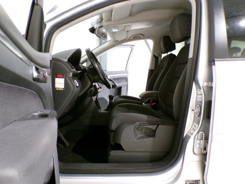 Volkswagen Touran 1.4 TSI Comfortline 7p. "7 Persoons" Apple-carplay Trekhaak Parkeersensoren Bluetooth Navigatie Cruise-control