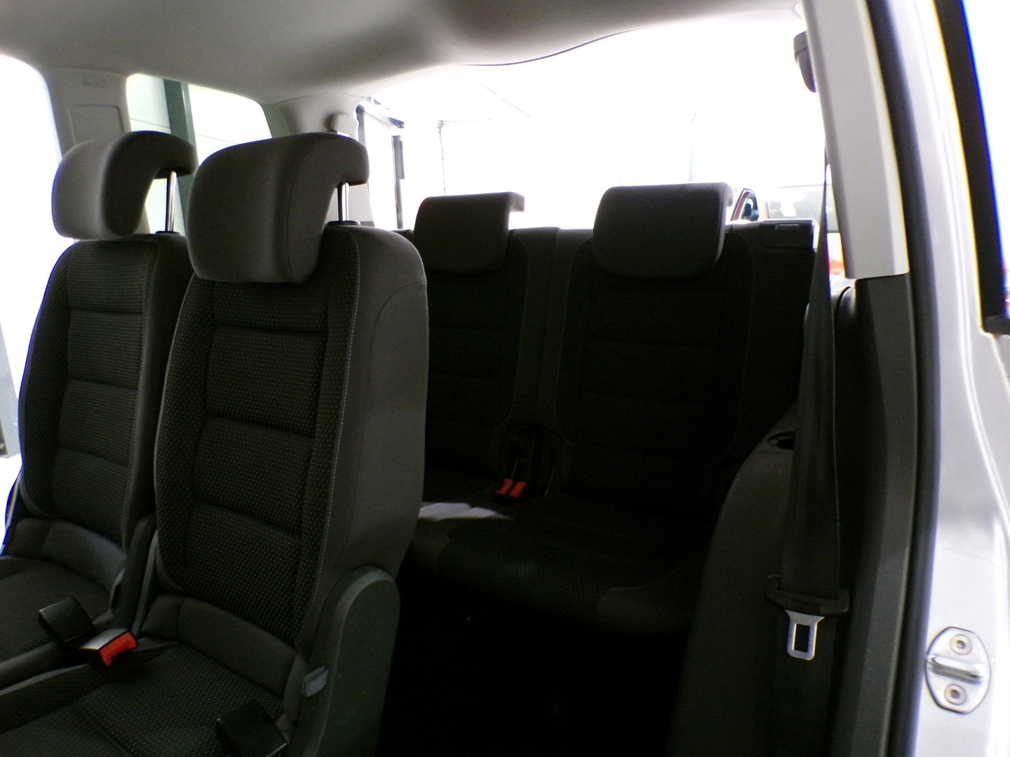 Volkswagen Touran 1.4 TSI Comfortline 7p. "7 Persoons" Apple-carplay Trekhaak Parkeersensoren Bluetooth Navigatie Cruise-control