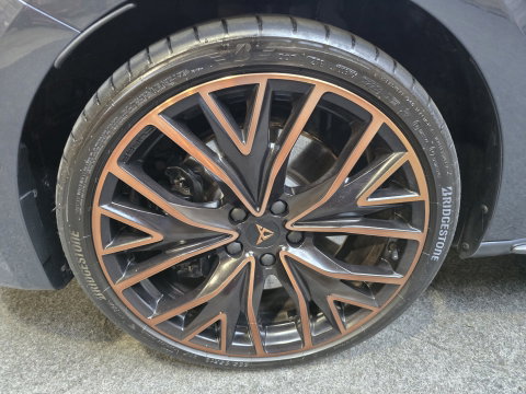 CUPRA Leon Sportstourer 1.4 e-Hybrid VZ Performance Pano Carbon-Kuipstoelen 19"LM