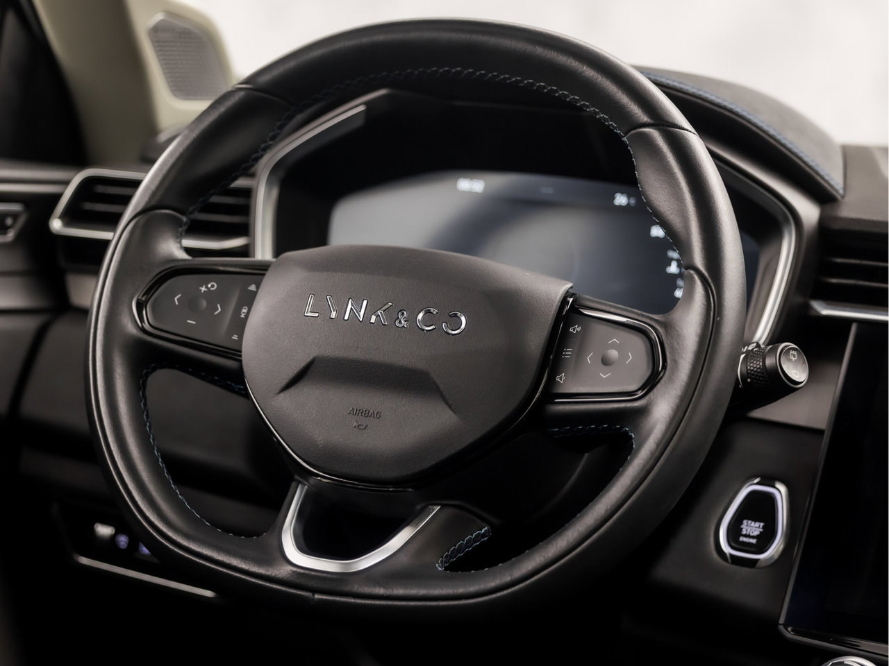 Lynk & Co 01