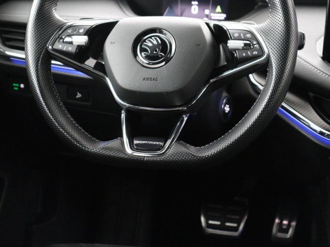 Škoda Enyaq iV 80 Sportline | SOH 92.7% | Leder/alcantara | Stuur verwarming | Camera | Park assist | Cruise control | Carplay | Sfeerverlichting | 21''