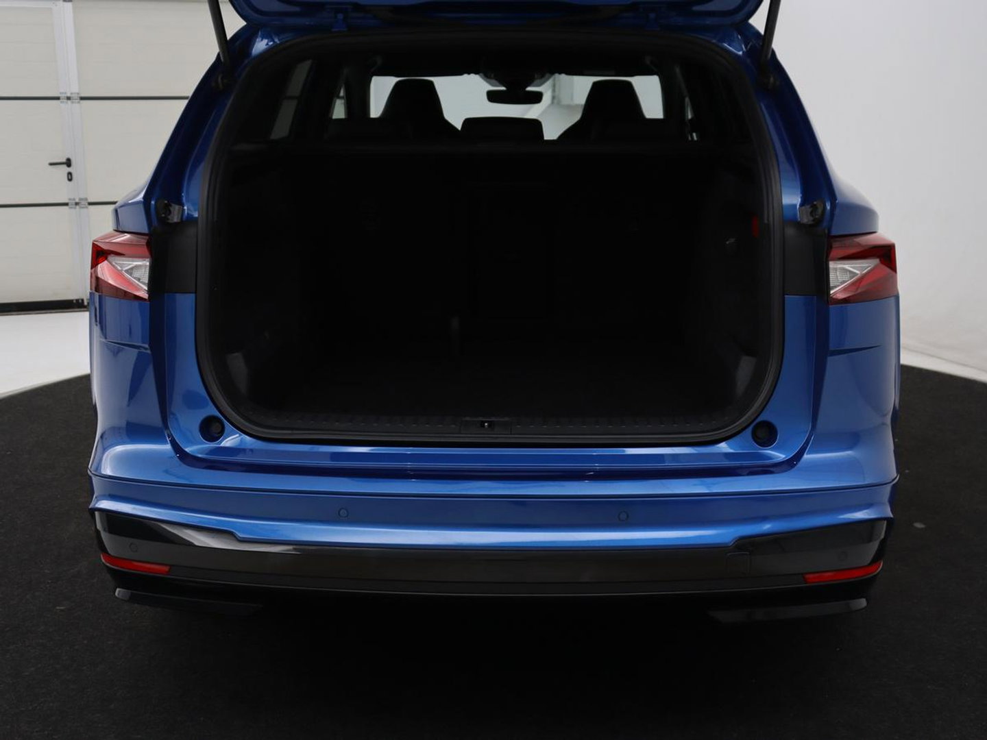 Škoda Enyaq iV 80 Sportline | SOH 92.7% | Leder/alcantara | Stuur verwarming | Camera | Park assist | Cruise control | Carplay | Sfeerverlichting | 21''
