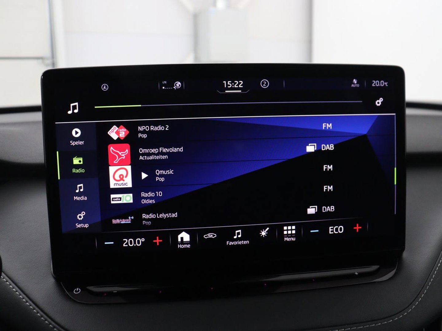 Škoda Enyaq iV 80 Sportline | SOH 92.7% | Leder/alcantara | Stuur verwarming | Camera | Park assist | Cruise control | Carplay | Sfeerverlichting | 21''