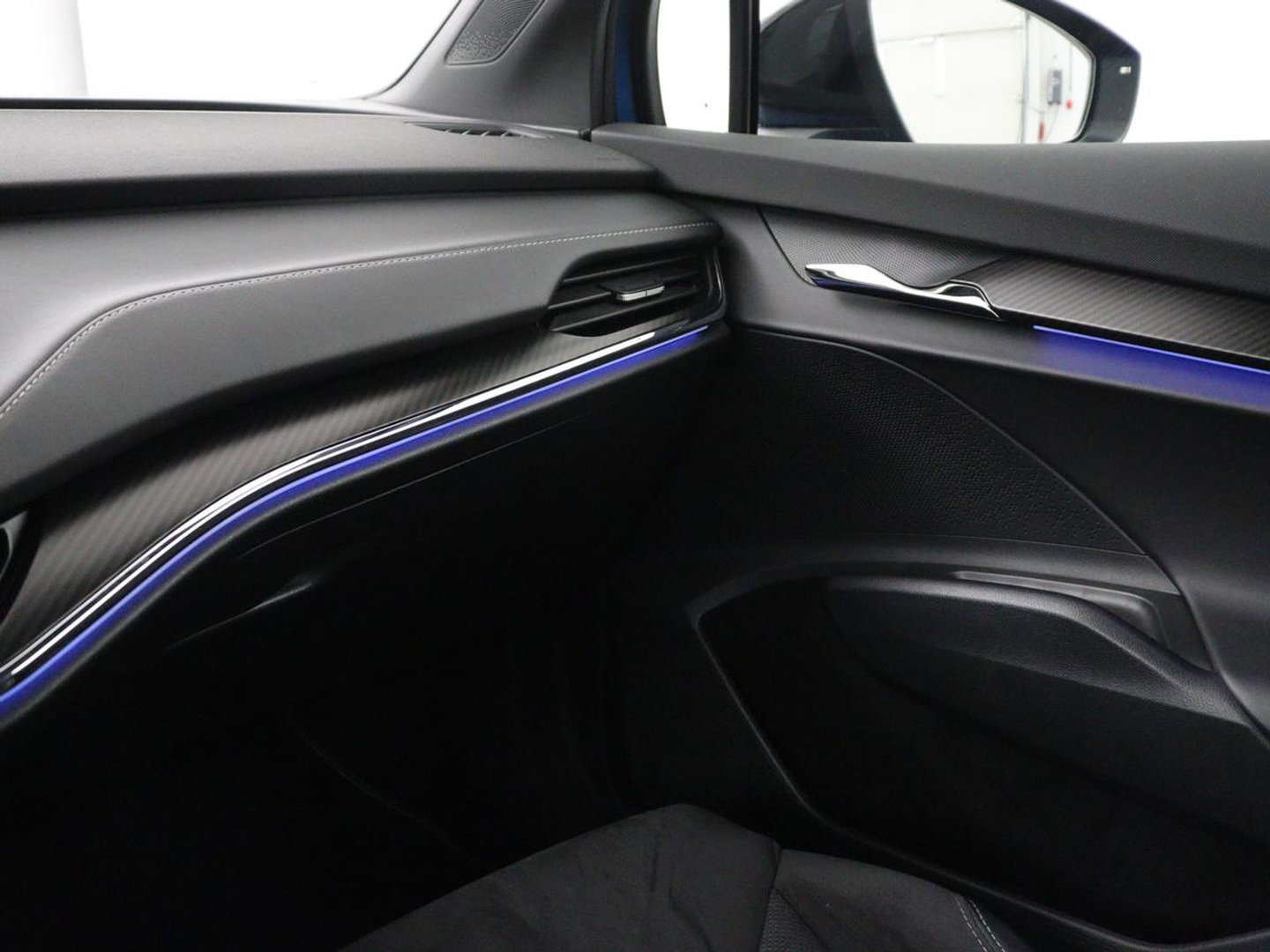 Škoda Enyaq iV 80 Sportline | SOH 92.7% | Leder/alcantara | Stuur verwarming | Camera | Park assist | Cruise control | Carplay | Sfeerverlichting | 21''