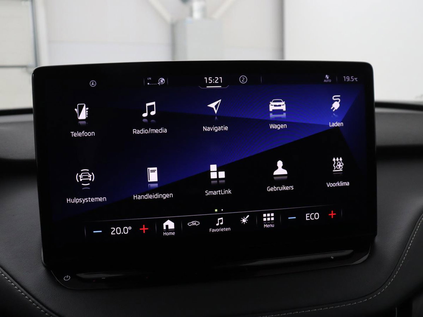 Škoda Enyaq iV 80 Sportline | SOH 92.7% | Leder/alcantara | Stuur verwarming | Camera | Park assist | Cruise control | Carplay | Sfeerverlichting | 21''