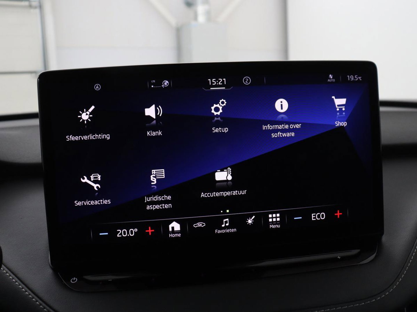 Škoda Enyaq iV 80 Sportline | SOH 92.7% | Leder/alcantara | Stuur verwarming | Camera | Park assist | Cruise control | Carplay | Sfeerverlichting | 21''