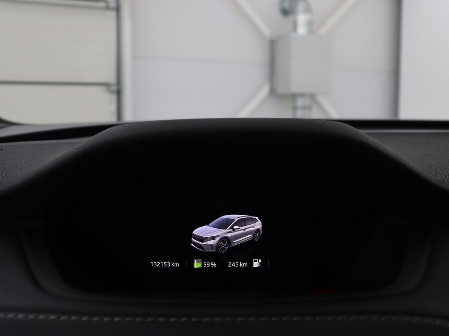 Škoda Enyaq iV 80 Sportline | SOH 92.7% | Leder/alcantara | Stuur verwarming | Camera | Park assist | Cruise control | Carplay | Sfeerverlichting | 21''