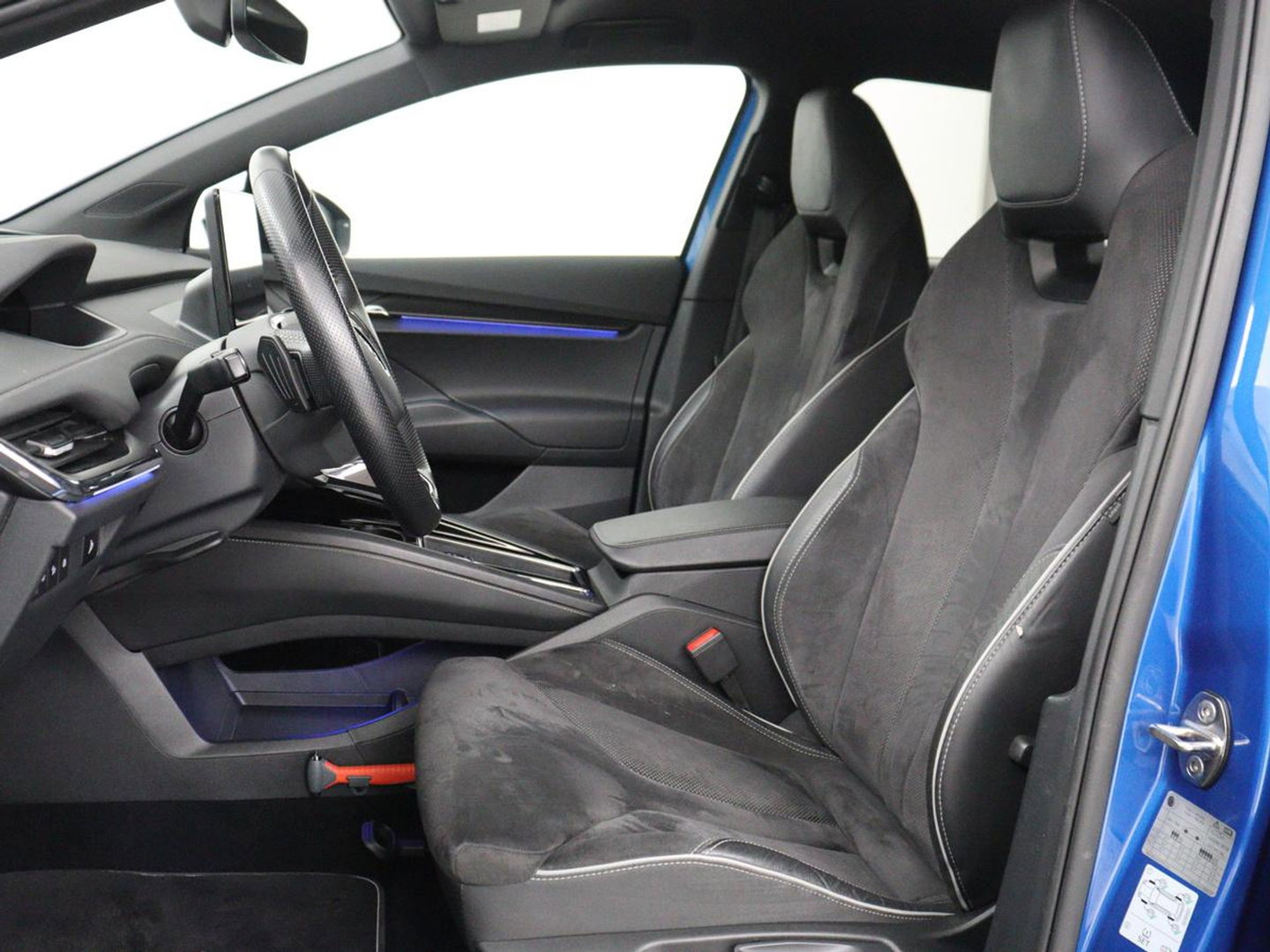 Škoda Enyaq iV 80 Sportline | SOH 92.7% | Leder/alcantara | Stuur verwarming | Camera | Park assist | Cruise control | Carplay | Sfeerverlichting | 21''