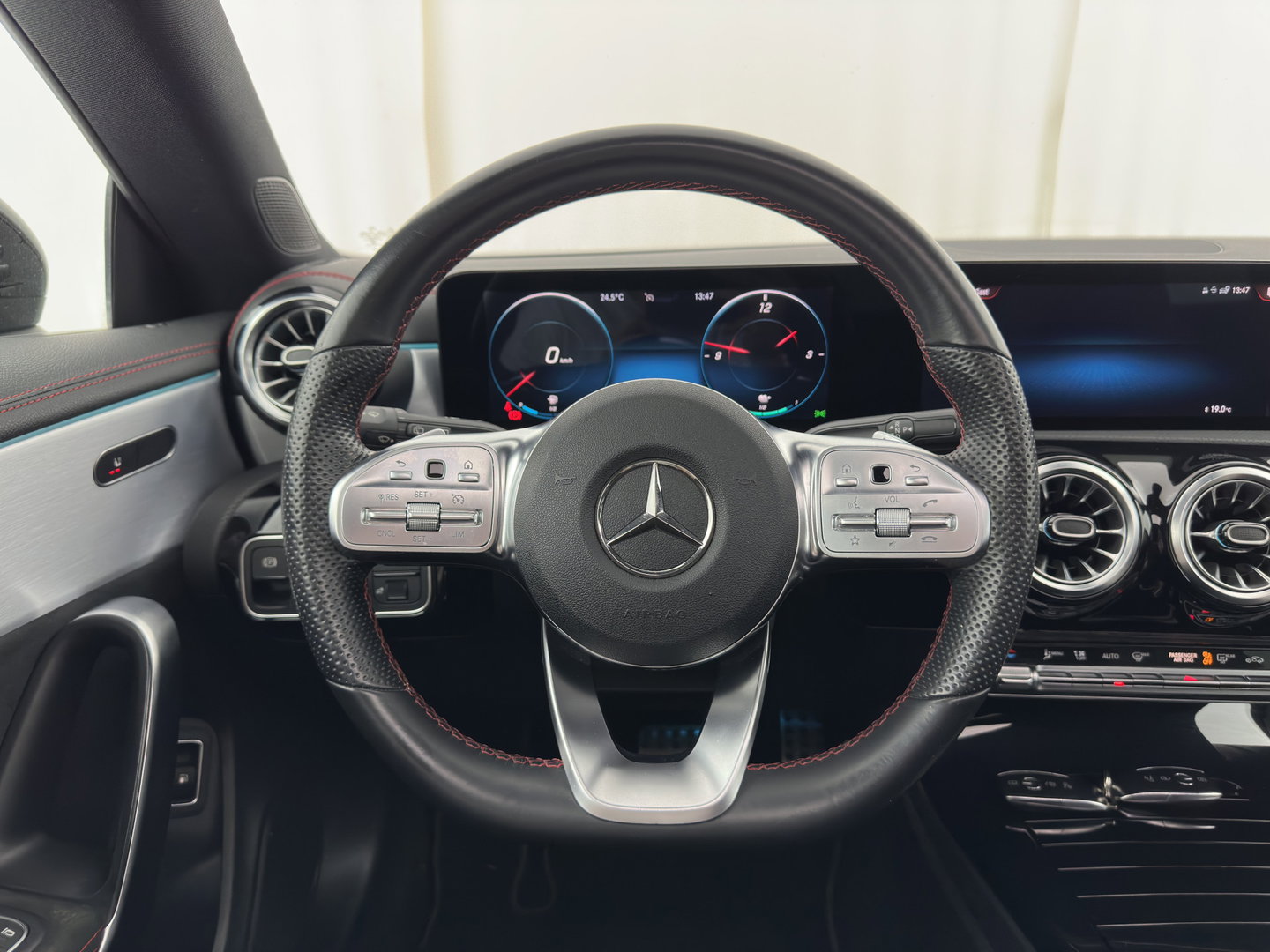 Mercedes-Benz CLA-Klasse Shooting Brake 250 e Business Solution AMG Limited (Plug-in) (INCL.BTW) Aut. *PANO | LEATHER-MICROFIBRE | FULL-LED | HEATED-SPORTSEATS | AMBIENT-LIGHT | DIGI-COCKPIT | DAB+ | NAVI-FULLMAP | CAMERA | PRIVACYGLASS | SHIFTPADDLES | 18''ALU*