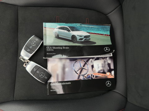 Mercedes-Benz CLA-Klasse Shooting Brake 250 e Business Solution AMG Limited (Plug-in) (INCL.BTW) Aut. *PANO | LEATHER-MICROFIBRE | FULL-LED | HEATED-SPORTSEATS | AMBIENT-LIGHT | DIGI-COCKPIT | DAB+ | NAVI-FULLMAP | CAMERA | PRIVACYGLASS | SHIFTPADDLES | 18''ALU*