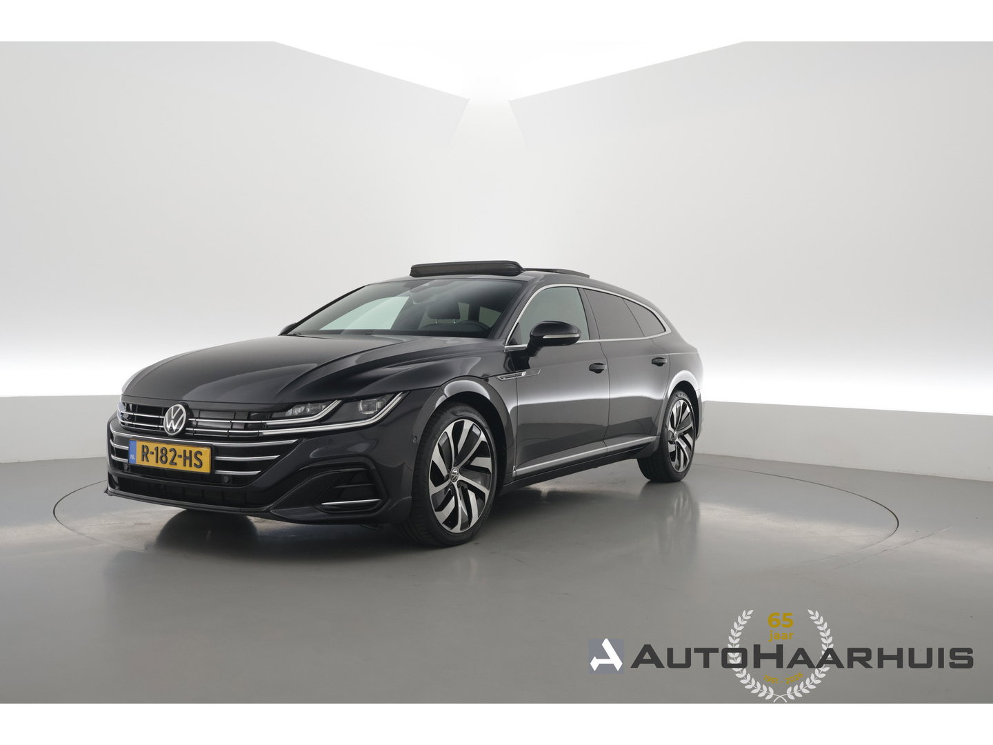 Volkswagen Arteon Shooting Brake 1.4 TSI eHybrid R-Line Business+ | Rijklaar!! | Pano | HUD | Massage | Elek. Trekhaak | Standkachel | 360cam | Digi. Cockpit | Stoel- Stuurverw. | Adapt. Cruise | CarPlay