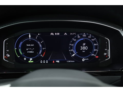 Volkswagen Arteon Shooting Brake 1.4 TSI eHybrid R-Line Business+ | Rijklaar!! | Pano | HUD | Massage | Elek. Trekhaak | Standkachel | 360cam | Digi. Cockpit | Stoel- Stuurverw. | Adapt. Cruise | CarPlay
