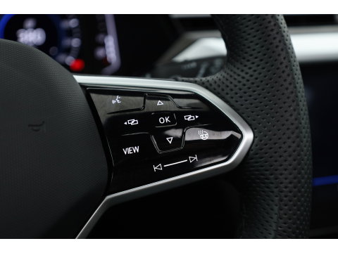 Volkswagen Arteon Shooting Brake 1.4 TSI eHybrid R-Line Business+ | Rijklaar!! | Pano | HUD | Massage | Elek. Trekhaak | Standkachel | 360cam | Digi. Cockpit | Stoel- Stuurverw. | Adapt. Cruise | CarPlay