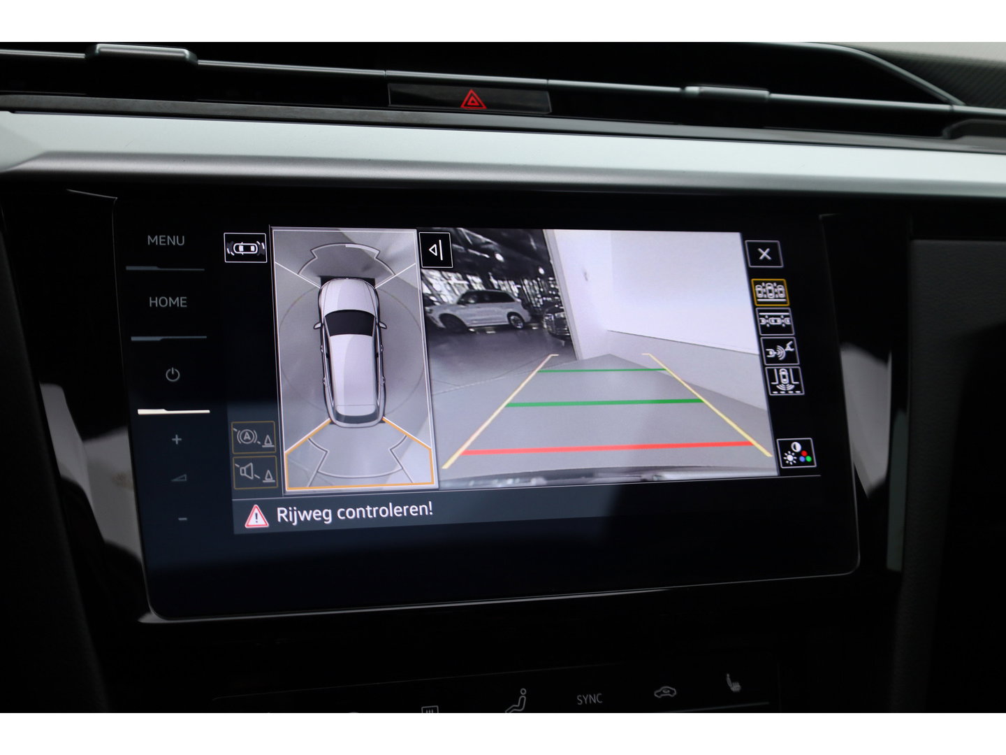 Volkswagen Arteon Shooting Brake 1.4 TSI eHybrid R-Line Business+ | Rijklaar!! | Pano | HUD | Massage | Elek. Trekhaak | Standkachel | 360cam | Digi. Cockpit | Stoel- Stuurverw. | Adapt. Cruise | CarPlay