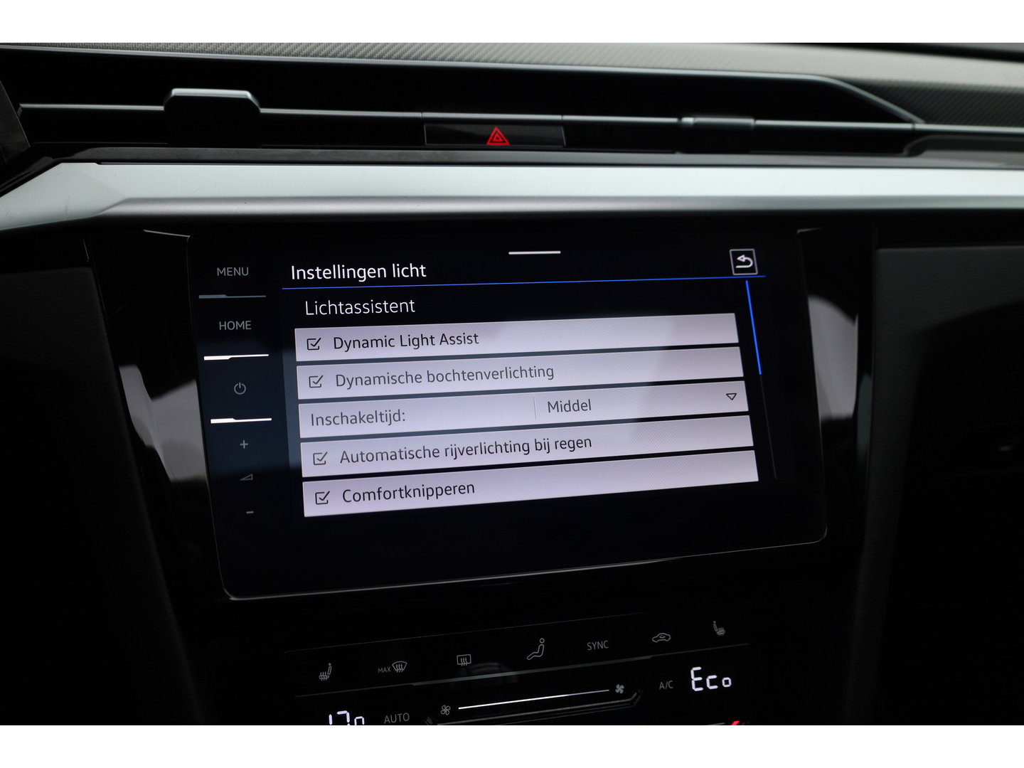 Volkswagen Arteon Shooting Brake 1.4 TSI eHybrid R-Line Business+ | Rijklaar!! | Pano | HUD | Massage | Elek. Trekhaak | Standkachel | 360cam | Digi. Cockpit | Stoel- Stuurverw. | Adapt. Cruise | CarPlay