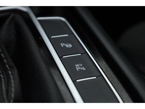 Volkswagen Arteon Shooting Brake 1.4 TSI eHybrid R-Line Business+ | Rijklaar!! | Pano | HUD | Massage | Elek. Trekhaak | Standkachel | 360cam | Digi. Cockpit | Stoel- Stuurverw. | Adapt. Cruise | CarPlay
