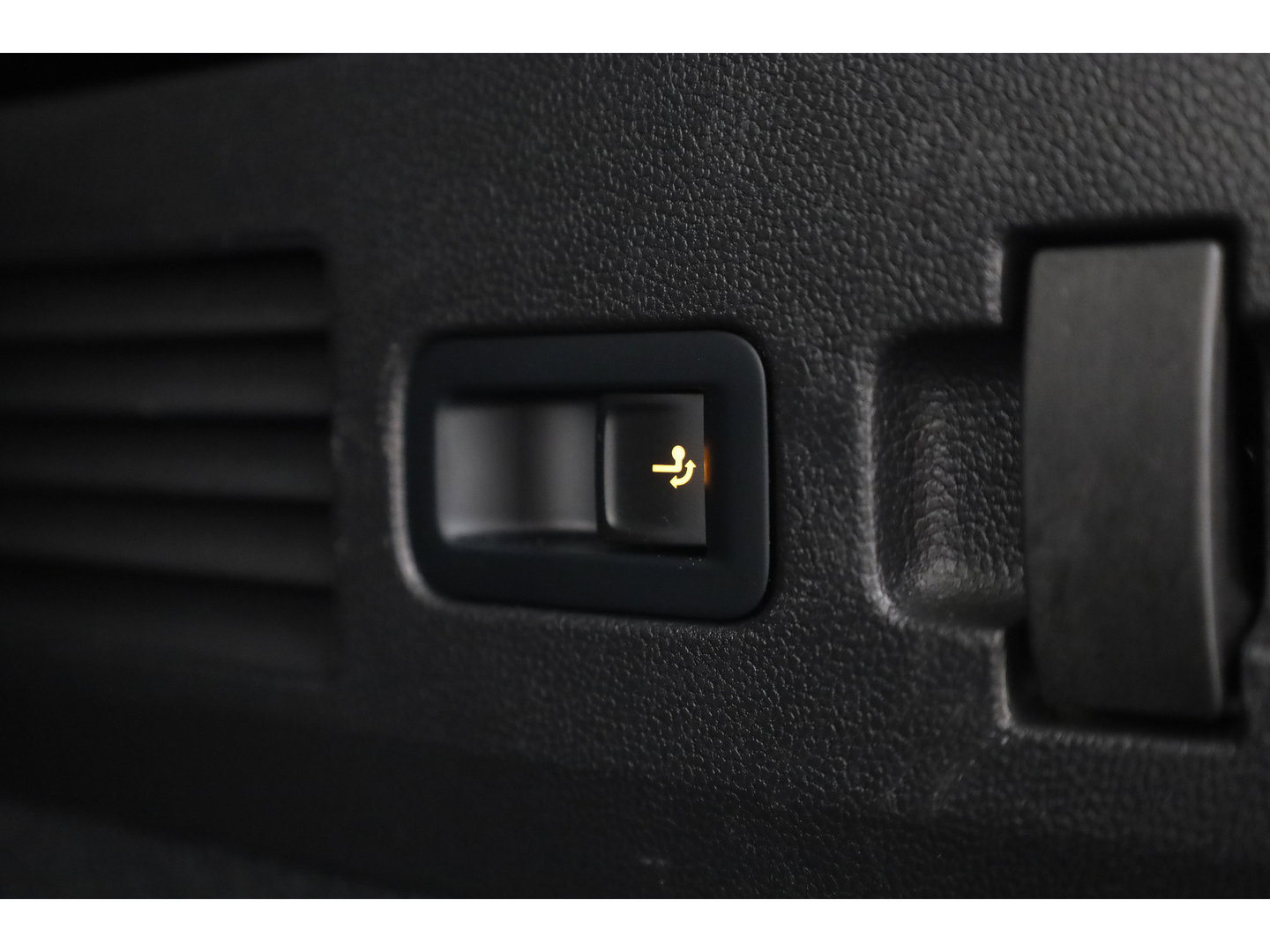 Volkswagen Arteon Shooting Brake 1.4 TSI eHybrid R-Line Business+ | Rijklaar!! | Pano | HUD | Massage | Elek. Trekhaak | Standkachel | 360cam | Digi. Cockpit | Stoel- Stuurverw. | Adapt. Cruise | CarPlay