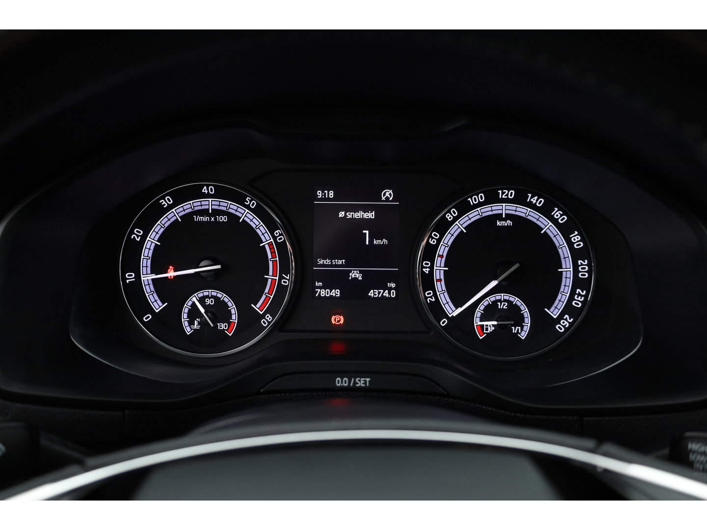 Škoda Karoq 1.0 TSI Business Edition | Rijklaar !! | Cruise | 18'' | All Seasons | PDC | DAB | Airco | bluetooth