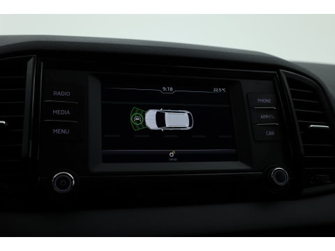 Škoda Karoq 1.0 TSI Business Edition | Rijklaar !! | Cruise | 18'' | All Seasons | PDC | DAB | Airco | bluetooth