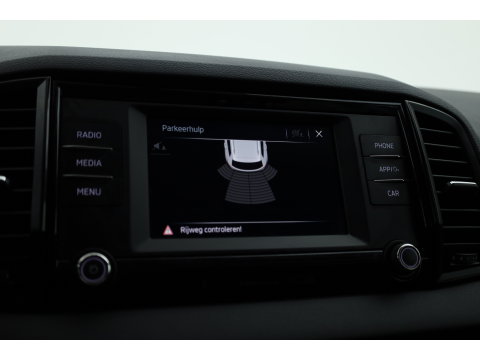 Škoda Karoq 1.0 TSI Business Edition | Rijklaar !! | Cruise | 18'' | All Seasons | PDC | DAB | Airco | bluetooth