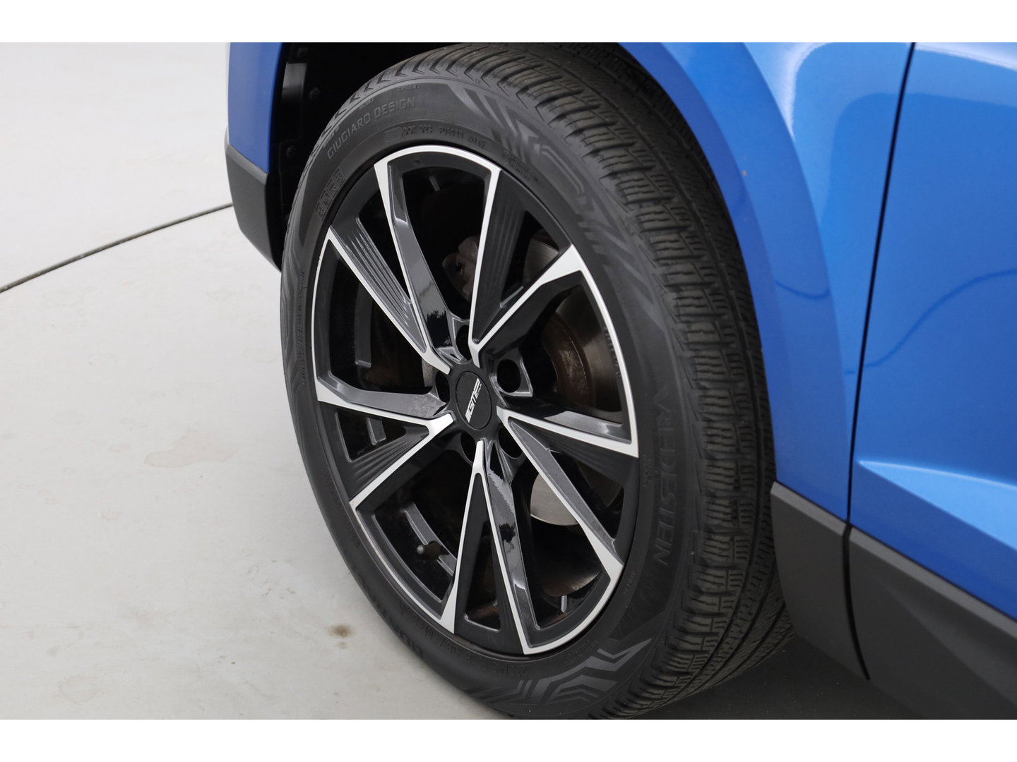 Škoda Karoq 1.0 TSI Business Edition | Rijklaar !! | Cruise | 18'' | All Seasons | PDC | DAB | Airco | bluetooth