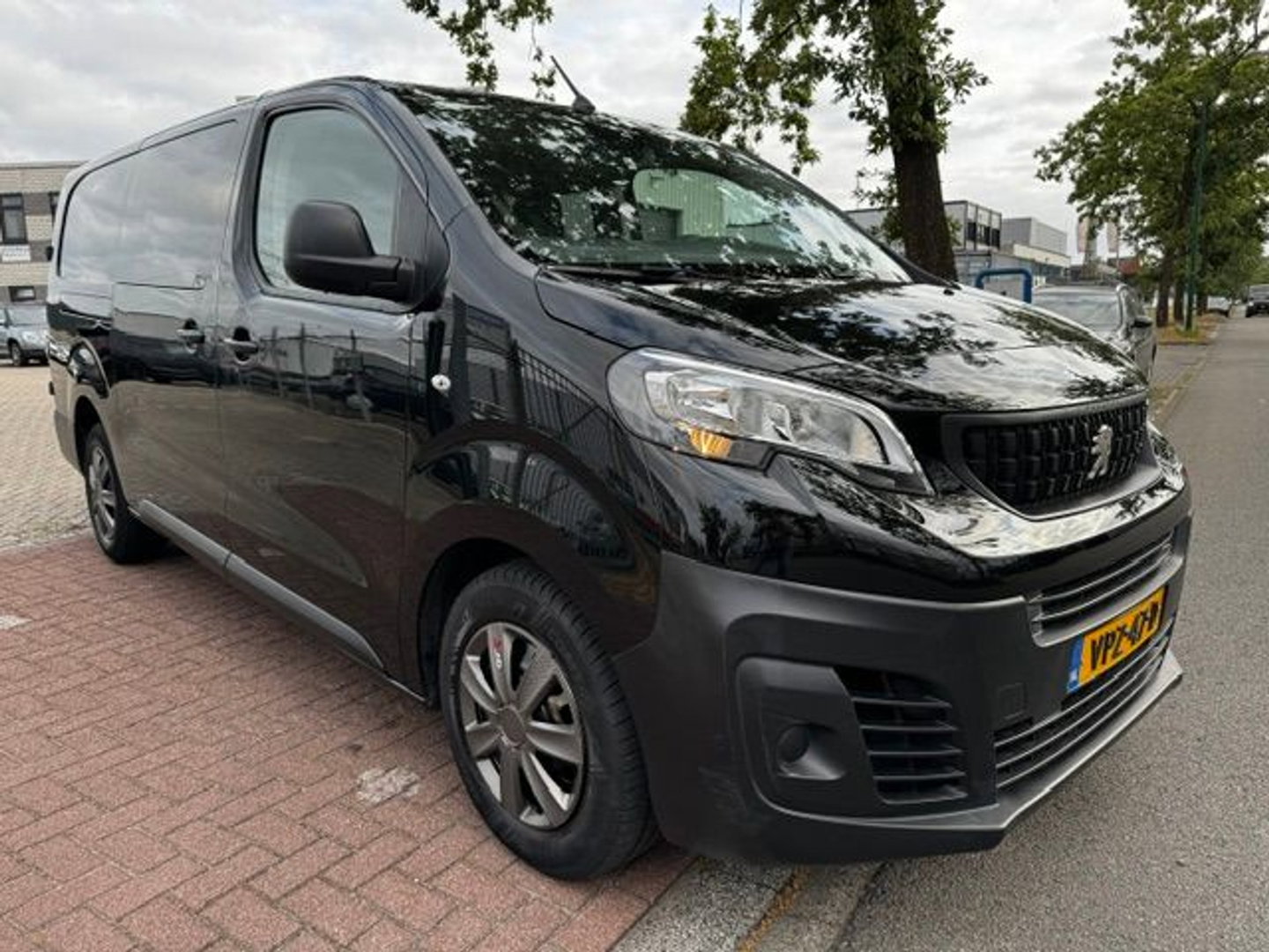 Peugeot Expert 2.0 BlueHDI 180pk Long Dubbel Cabine 6persoons Automaat 117.000km Airco.Navigatie,Camera