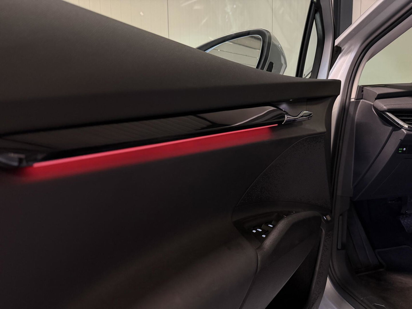 Škoda Enyaq iV 80 Pano Trekhaak Camera Warmtepomp SOH 87%