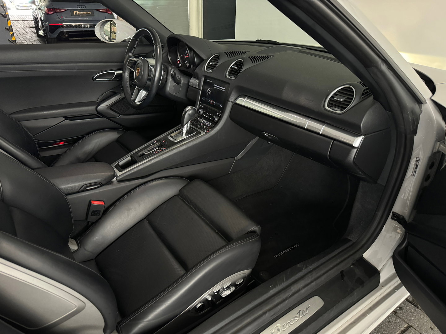 Porsche 718 Boxster 2.0 T Memory|CarPlay|Sportuitlaat|Krijt