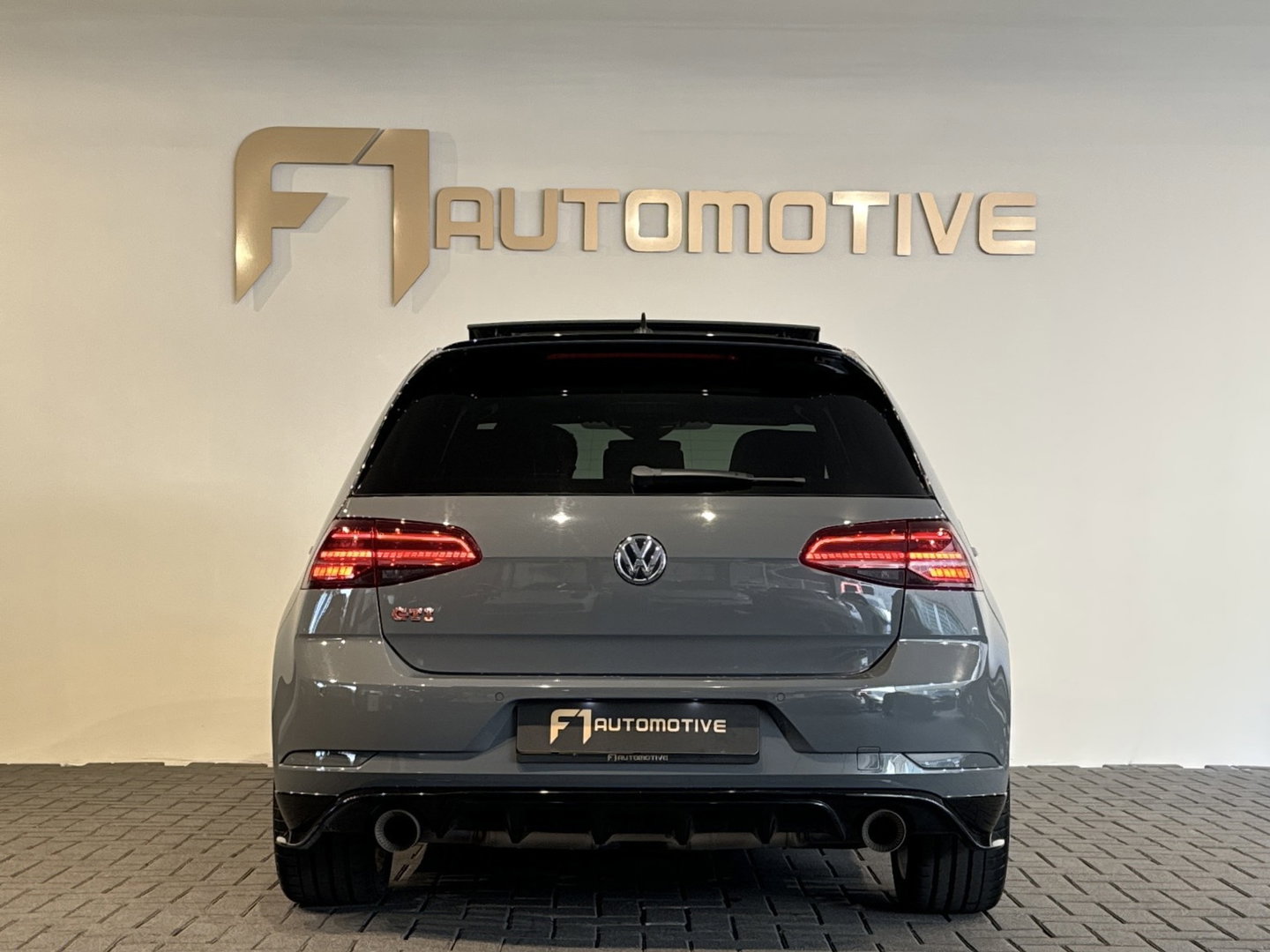 Volkswagen Golf 2.0 TSI GTI TCR Pano|Keyles|Akrapovic|Dynaudio