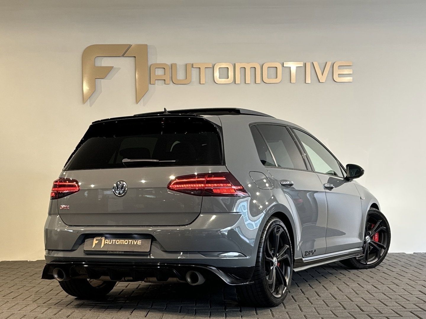 Volkswagen Golf 2.0 TSI GTI TCR Pano|Keyles|Akrapovic|Dynaudio