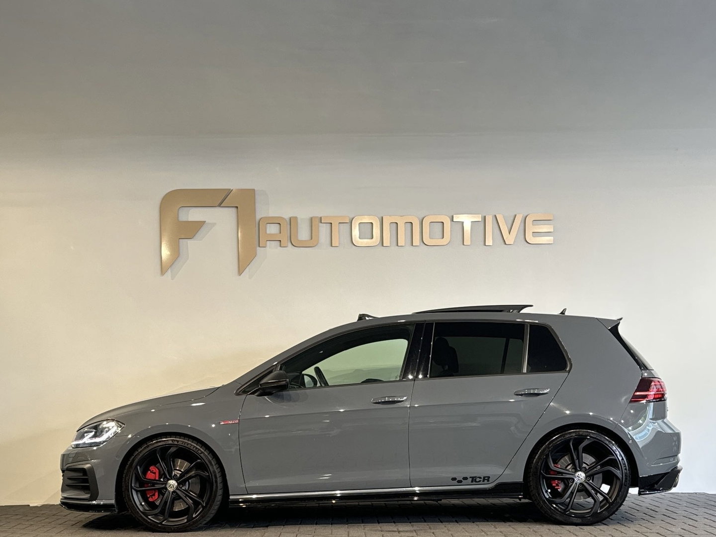 Volkswagen Golf 2.0 TSI GTI TCR Pano|Keyles|Akrapovic|Dynaudio