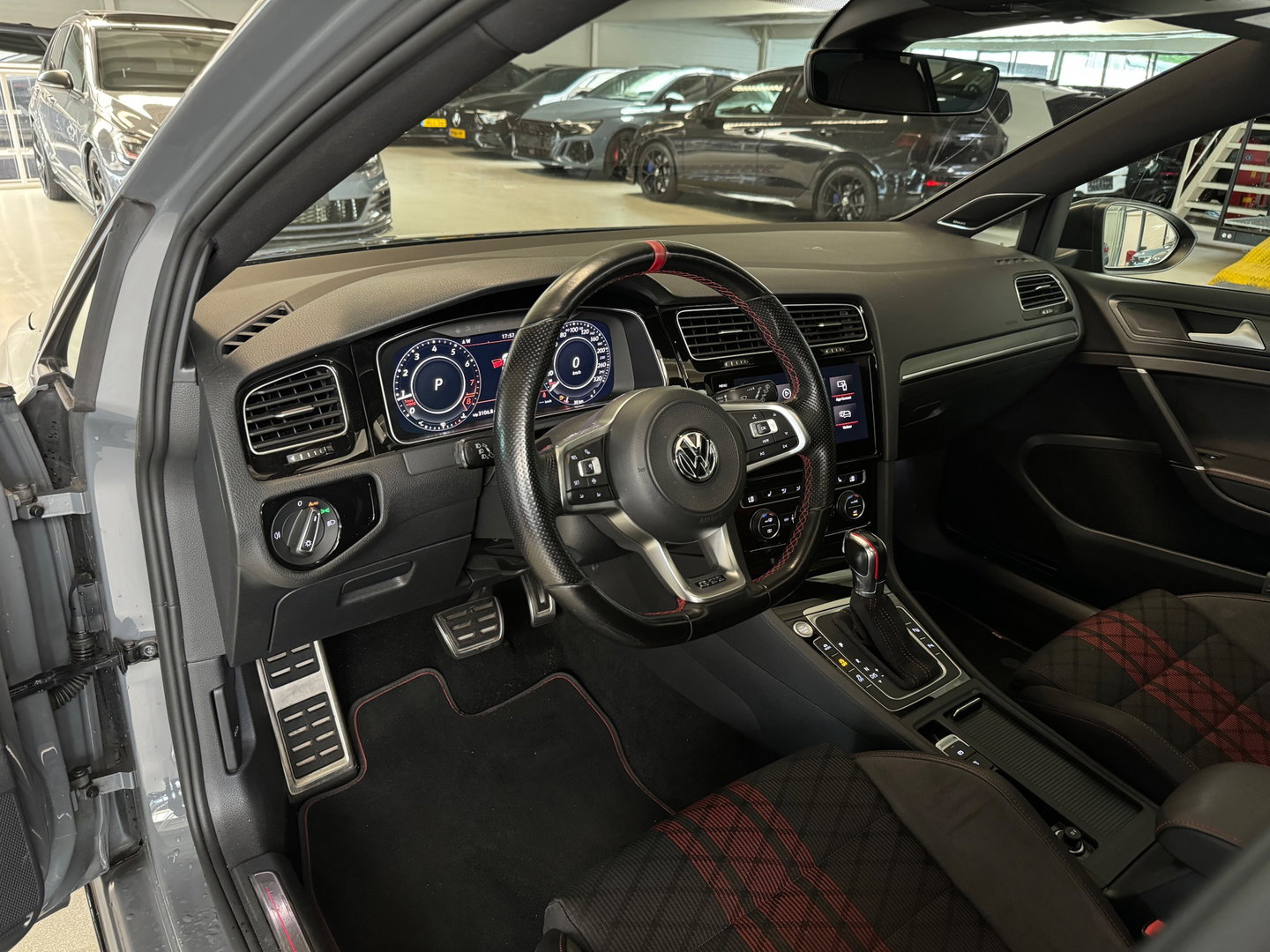 Volkswagen Golf 2.0 TSI GTI TCR Pano|Keyles|Akrapovic|Dynaudio